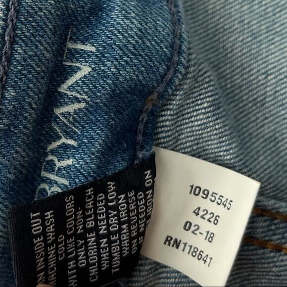 Lane Bryant Star Print Denim Shorts Raw Hem - Picture 5 of 6